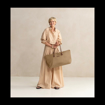 Kép Střední cestovní taška SUITSUIT® Fab Seventies Cuban Sand - hnědá - 42 L