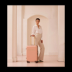 Kép Plastový kufr SUITSUIT® Fab Seventies Coral Cloud M - růžová - 60 L