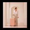 Kép Plastový kufr SUITSUIT® Fab Seventies Coral Cloud L - růžová - 91 L