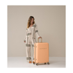 Kép Plastový kufr SUITSUIT® Fusion Pale Orange L - oranžová